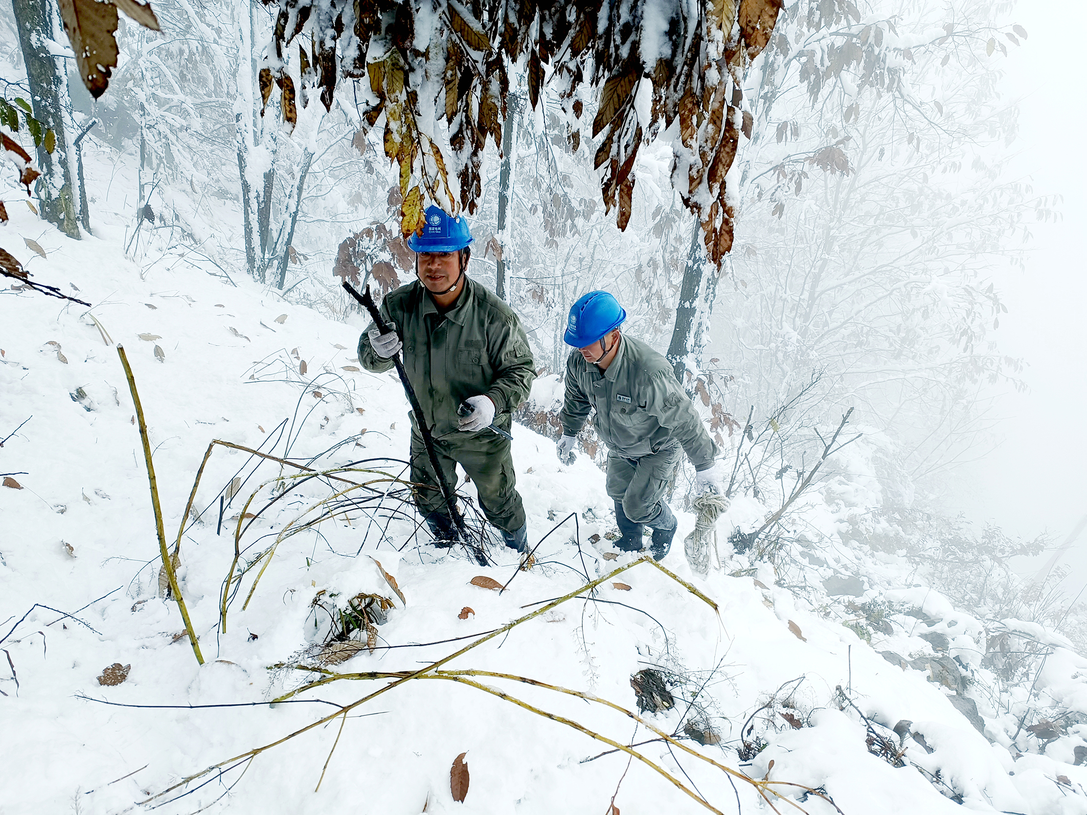 （图片新闻）湖北十堰：雪后特巡(6030985)-20241121140415.jpg