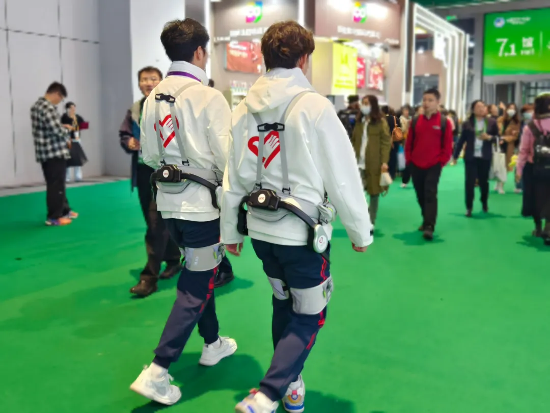 小葉子1.png 小葉子1.png